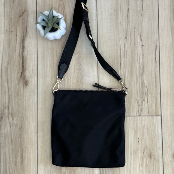 ♠️ Kate Spade Classic Black Nylon Crossbody Bag - Picture 5 of 7